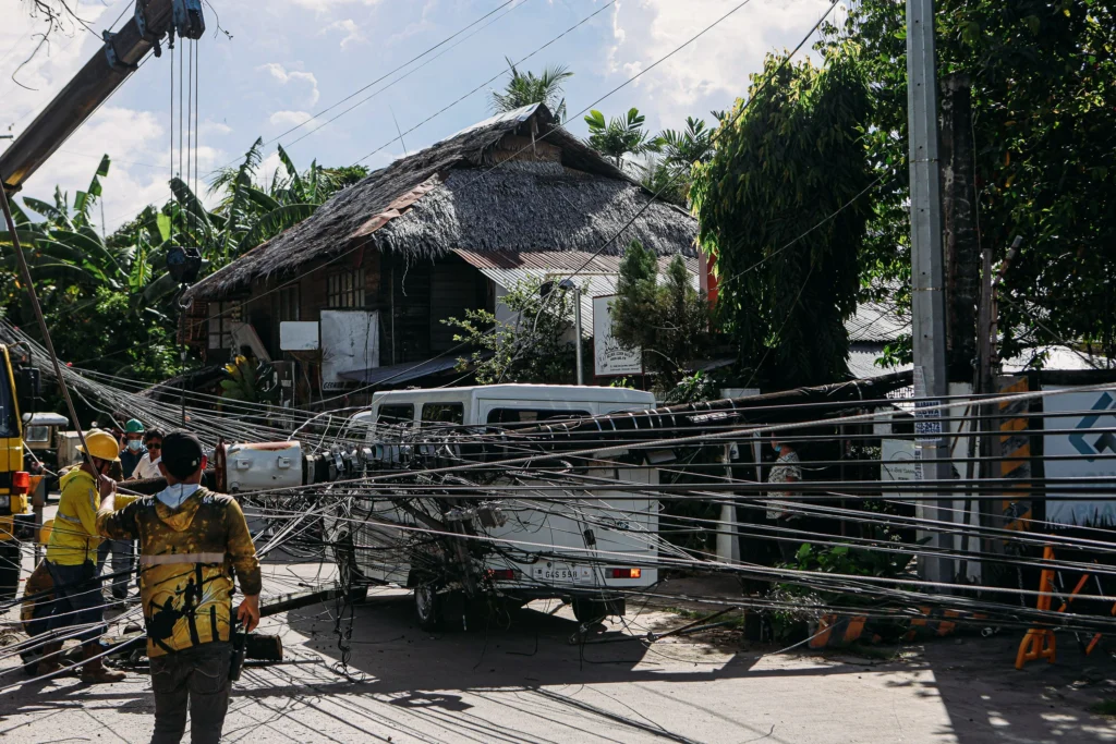 The Political Determinants of Disaster Communication Governance in Diverse Regimes: Comparative Evidence From Typhoon Response in the Philippines and Vietnam
